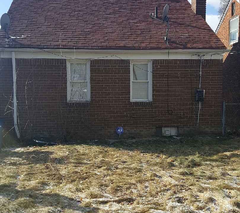 2nd image of 20206 Northlawn St