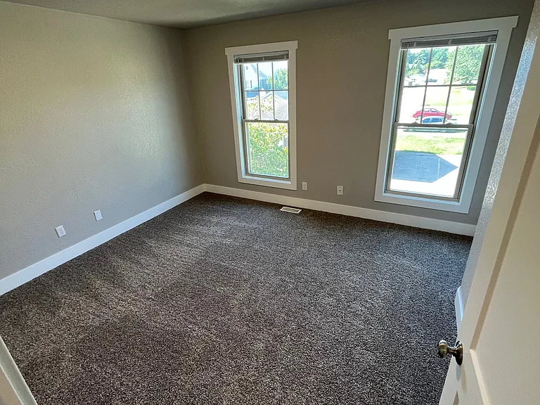 2852 Green Meadow Dr #J — Photo 7
