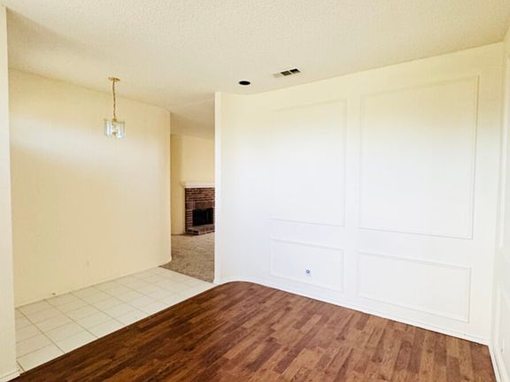 2nd image of 716 Elm Falls Pl