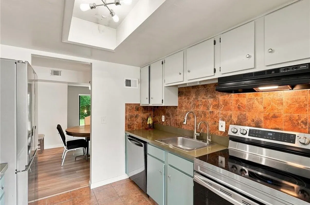 3 bed, 1520 sqft, $2,500 — Photo 4