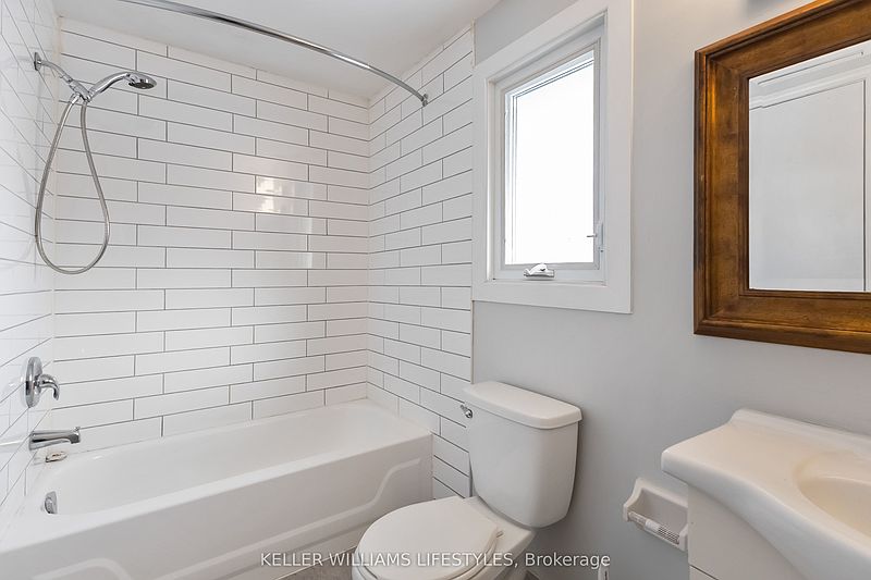 London Townhouse for rent - 3 Bedrooms — photo 21