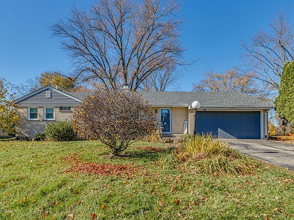 2nd image of 470 N Shady Oaks Dr