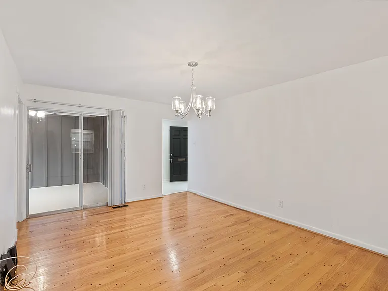 1555 Zurich Dr — Photo 16