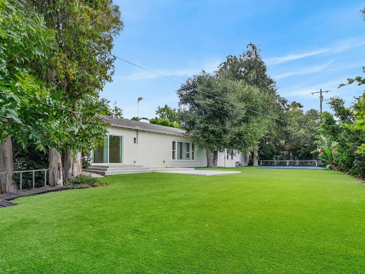 6 bed, 3600 sqft, $11,500 — Photo 2