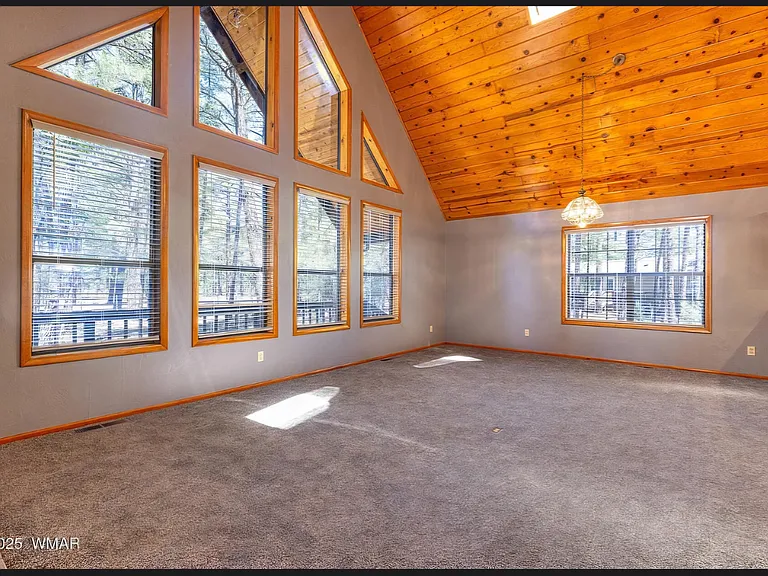 960 Cooper Ln — Photo 4