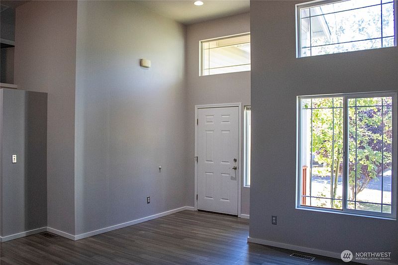 3rd image of 15721 26 Avenue W #16