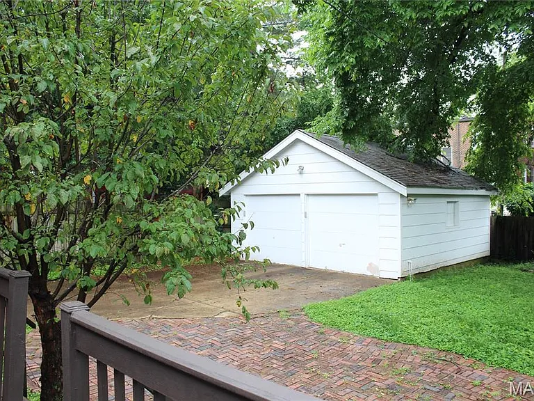 1119 Sanford Ave — Photo 12