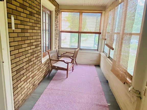 4th image of 2917 38th Ave S
