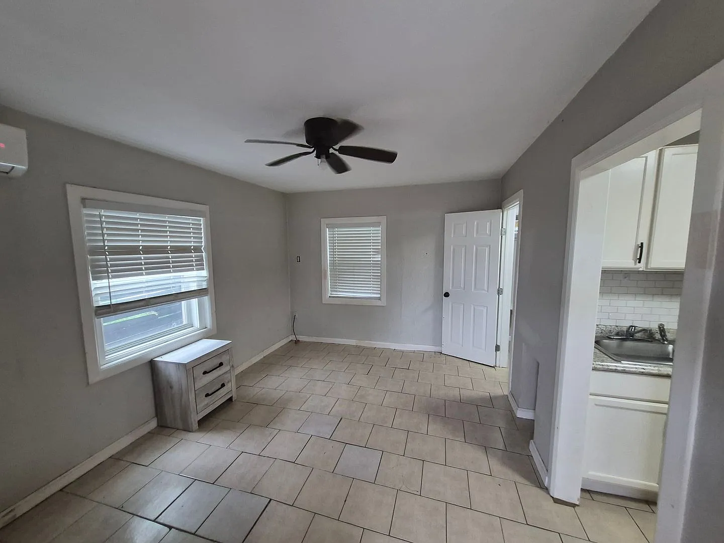 115 Caldwell St. #1, San Antonio, TX. 78223 — Photo 2