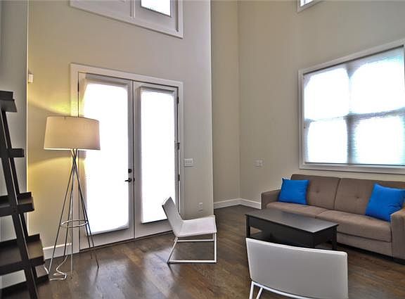 3rd image of 1078A 2nd Ave S