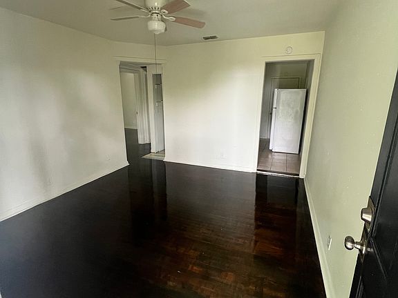 4th image of 3505 Chase Ave #3