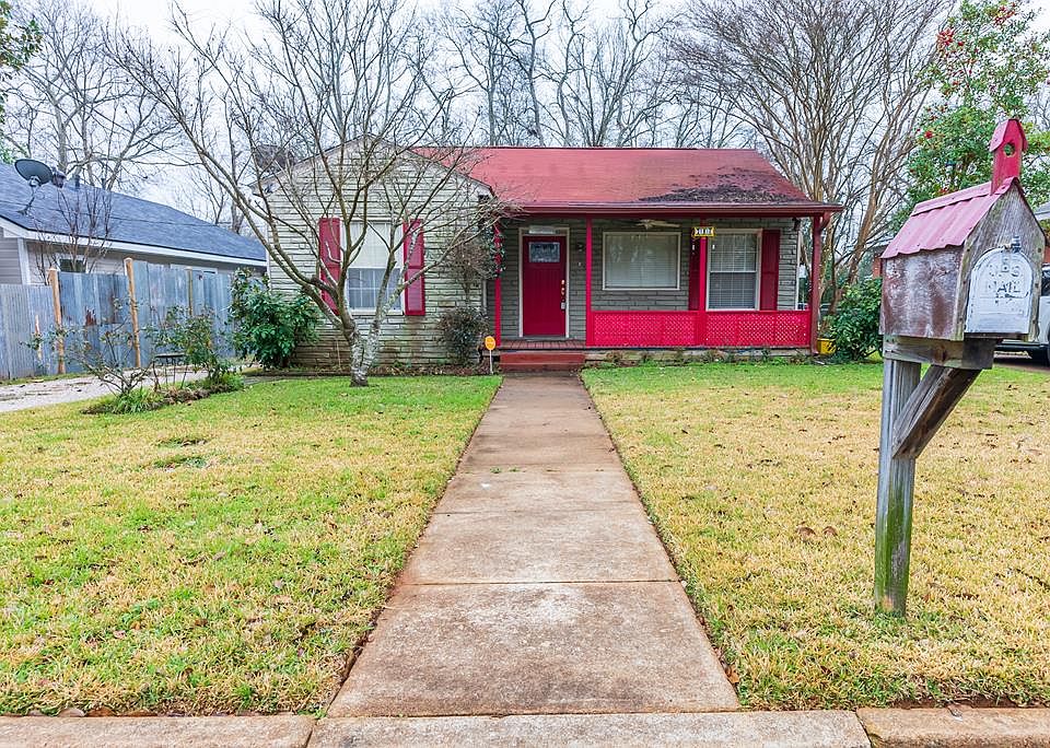 1st image of 712 E Neches St