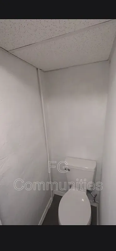 1 bed, 1.0 bath, $795 — Photo 3