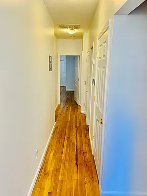 Rented by R New York | media 10