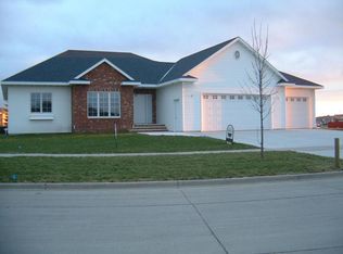 2301 S 36th St, Grand Forks, ND 58201