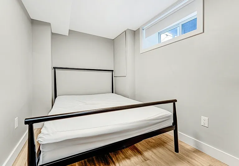 121 Hopewell Ave #B — Photo 9