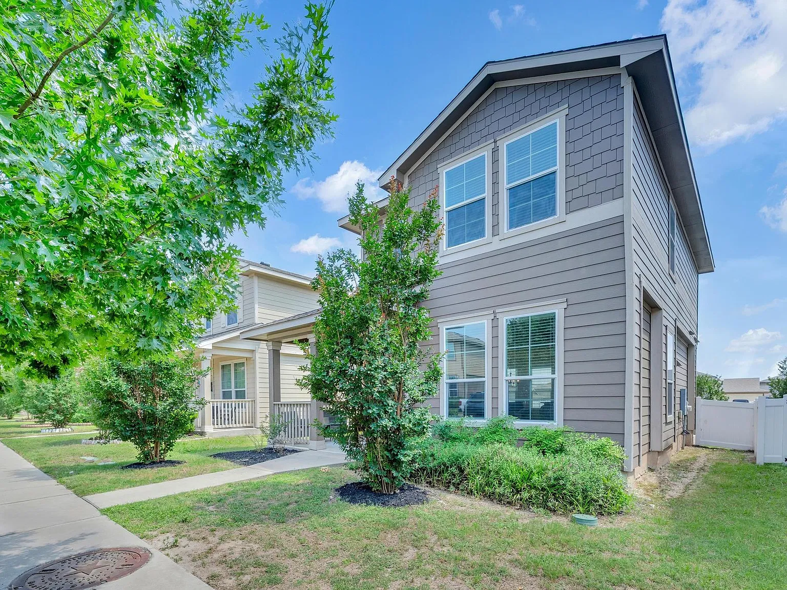 3 bed, 2.5 bath, 1308 sqft, $1,850 — Photo 2