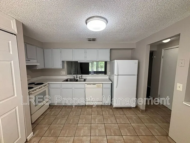 4974 Sanoma Vlg — Photo 8