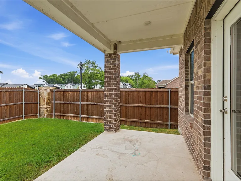 1213 Birchwood Ln — Photo 37