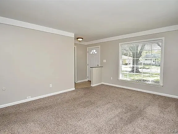 28057 Brentwood St — Photo 9