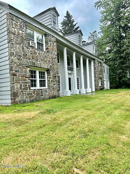 4th image of 9 Birch Hill Road