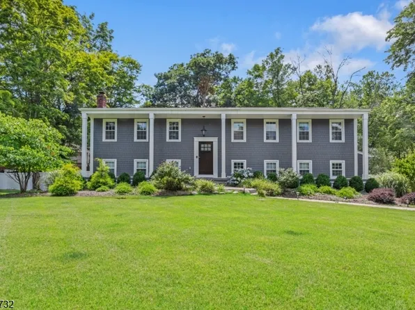 9 Glen Gray Rd, Oakland Boro, NJ 07436