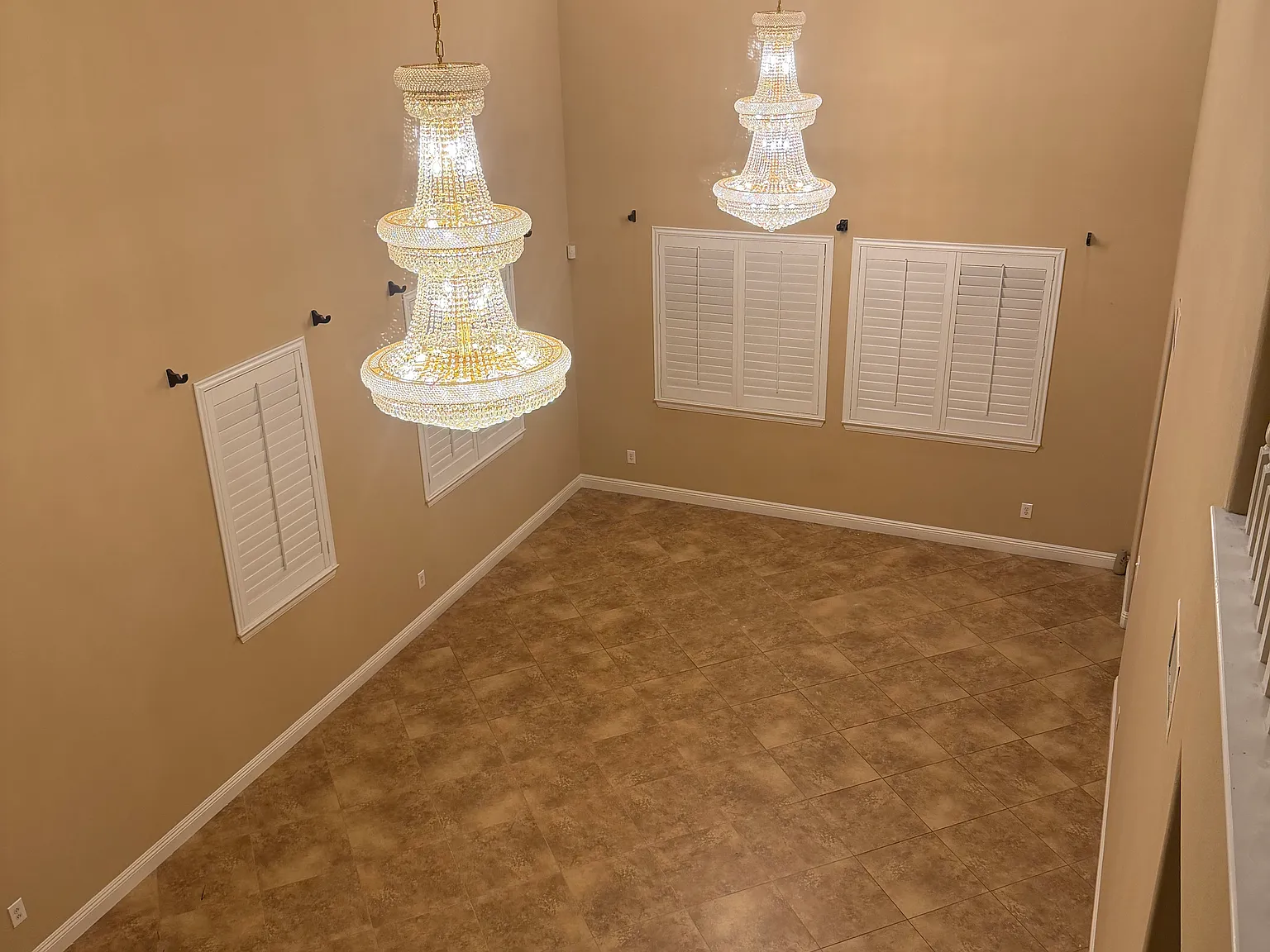 6 bed, 4313 sqft, $5,000 — Photo 1