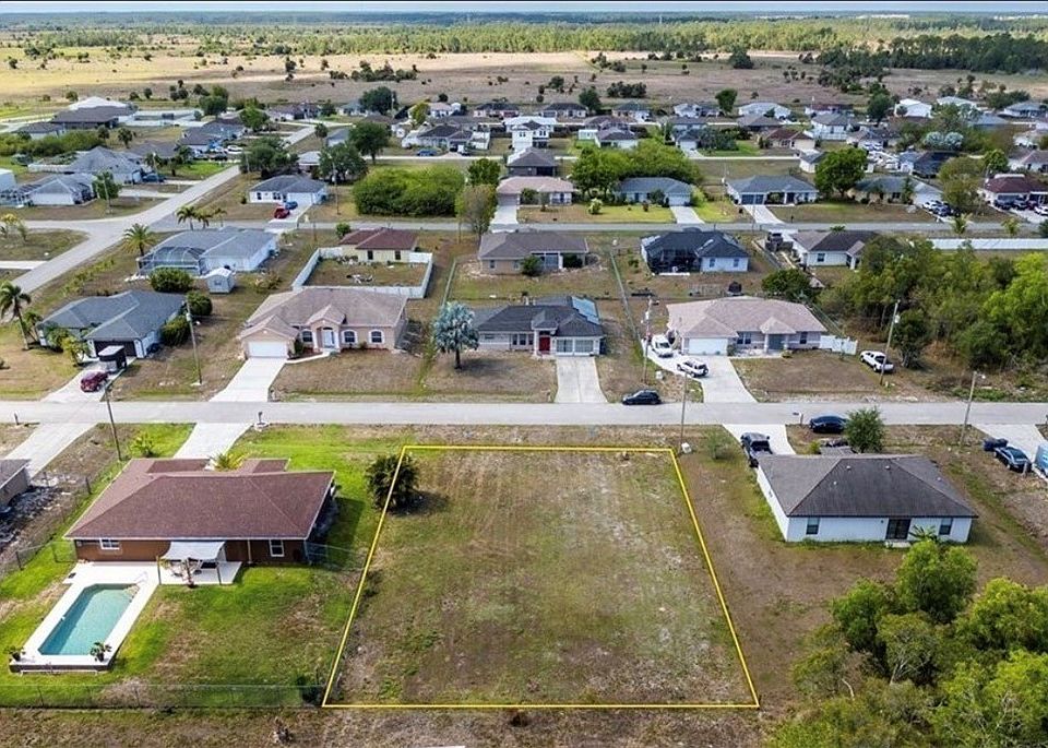 2nd image of 225 Manasota St