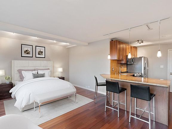 2nd image of 3410 N Lake Shore Dr APT 5C