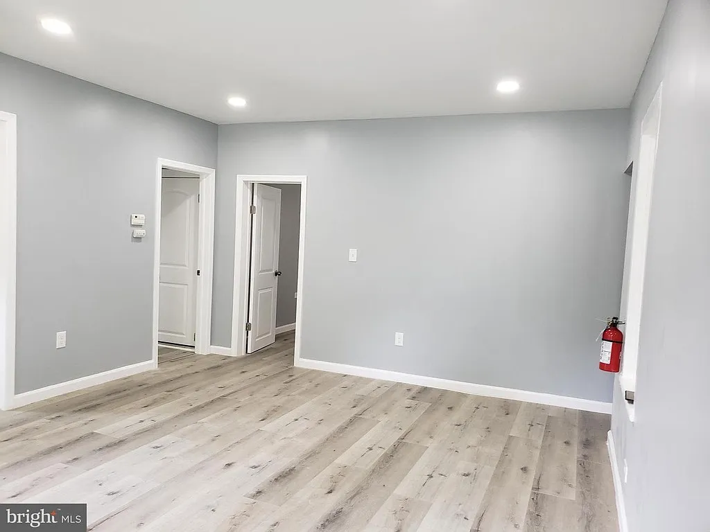 3 bed, 1598 sqft, $2,600 — Photo 2