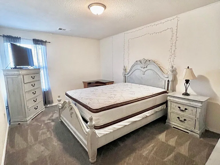10919 Fort Point Ln NE — Photo 38