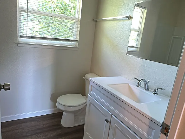 65 Mina Ave #C — Photo 4