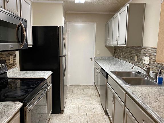 4th image of 9915 Plainfield Dr