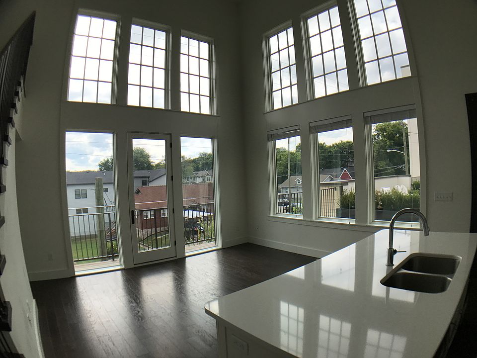 Sprawling vaulted ceilings and floor to ceiling windows! New