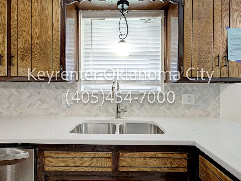 10912 N Blackwelder Ave — Photo 11
