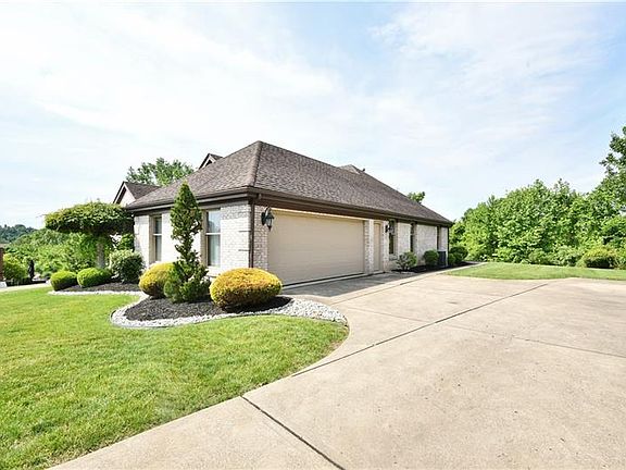 3rd image of 320 Stettler Dr
