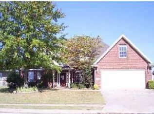 4303 W Arlington Dr, Rogers, AR 72758