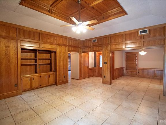 3rd image of 2105 Point West Dr