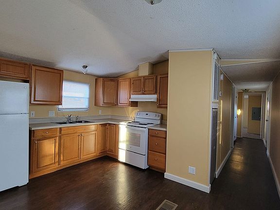 4th image of 912 Legacy Ln