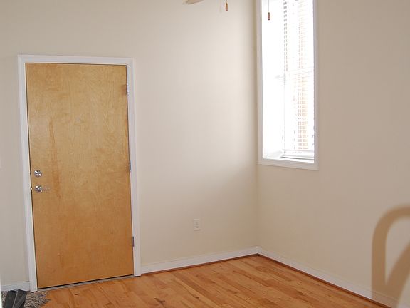 2nd image of 10 W Broad St