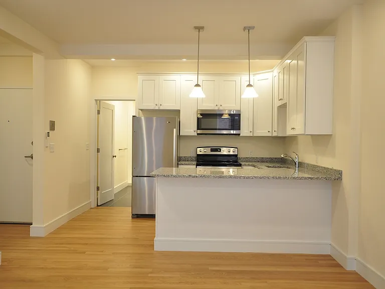 877 Beacon St #4 — Photo 1