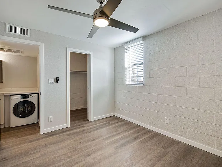 La Cima Apartments — Photo 33