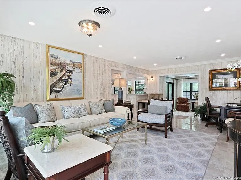 21 Emarita Way — Photo 3