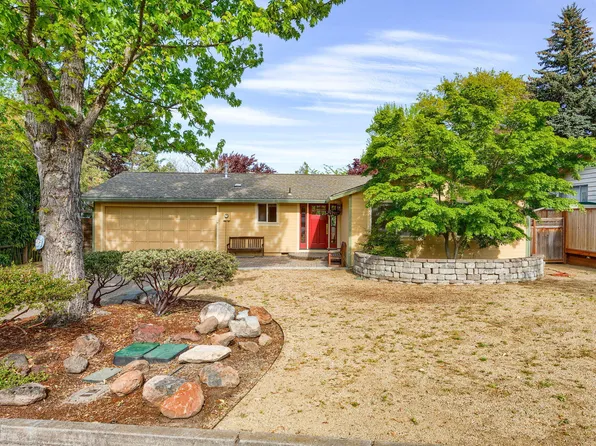 444 Willow St, Ashland, OR 97520