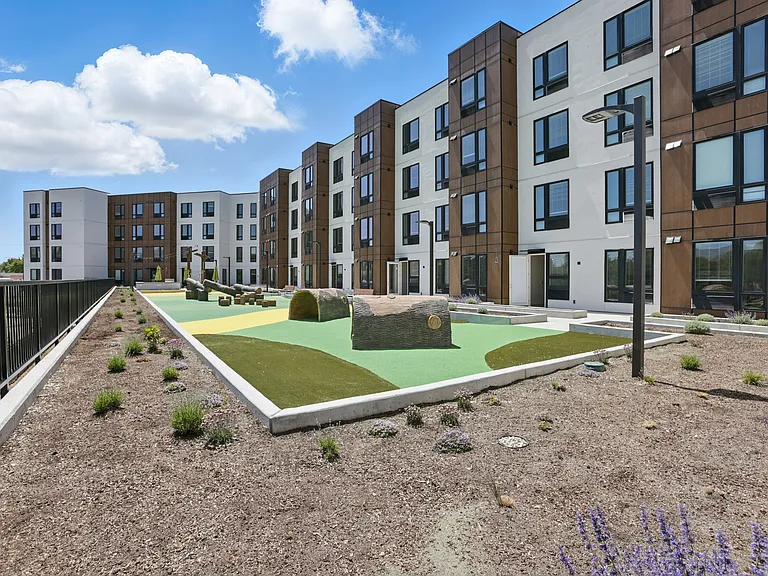 Wilson Station Apartments — Photo 31