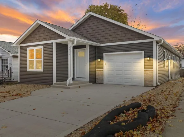 7715 Pershing BOULEVARD, Kenosha, WI 53142