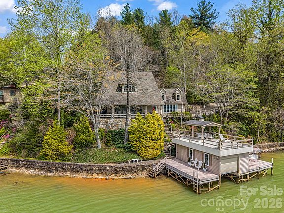 3rd image of 206 Lakeridge Rd
