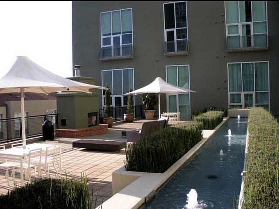 4th image of 2000 Bagby St APT 11423