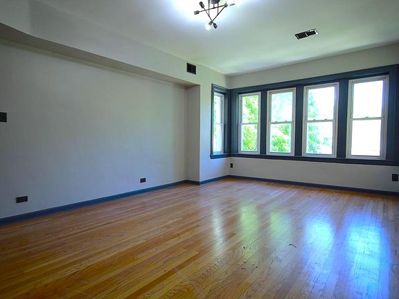 2nd image of 6645 S Saint Lawrence Ave APT 2