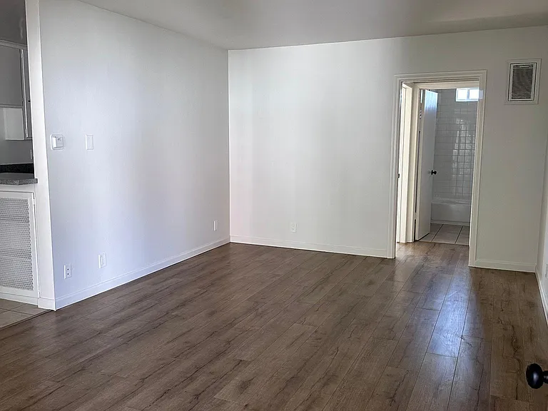 Living room unit 9
